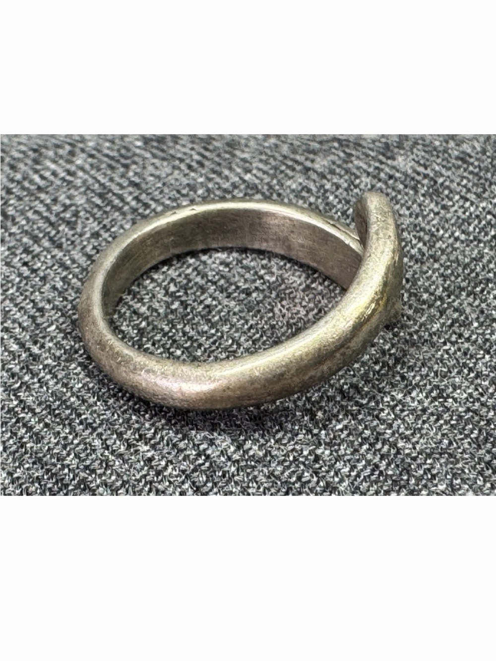 Vintage Navajo Sterling Silver Ted Coral Inlay Bypass Snake Ring - Picture 4 of 8